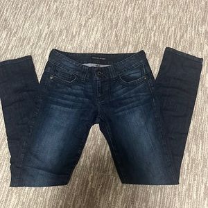 GUESS JEANS SIZE 28 NWOT
